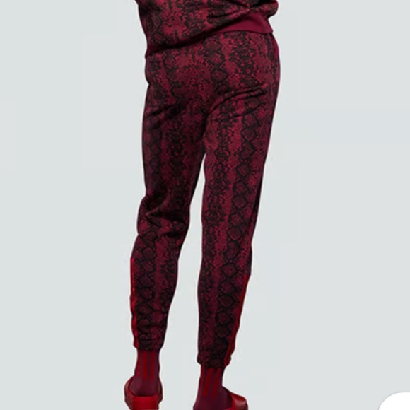 NWT ADIDAS x IVY PARK cherry snakeskin jogger sweat pants size S/M - Picture 3 of 14